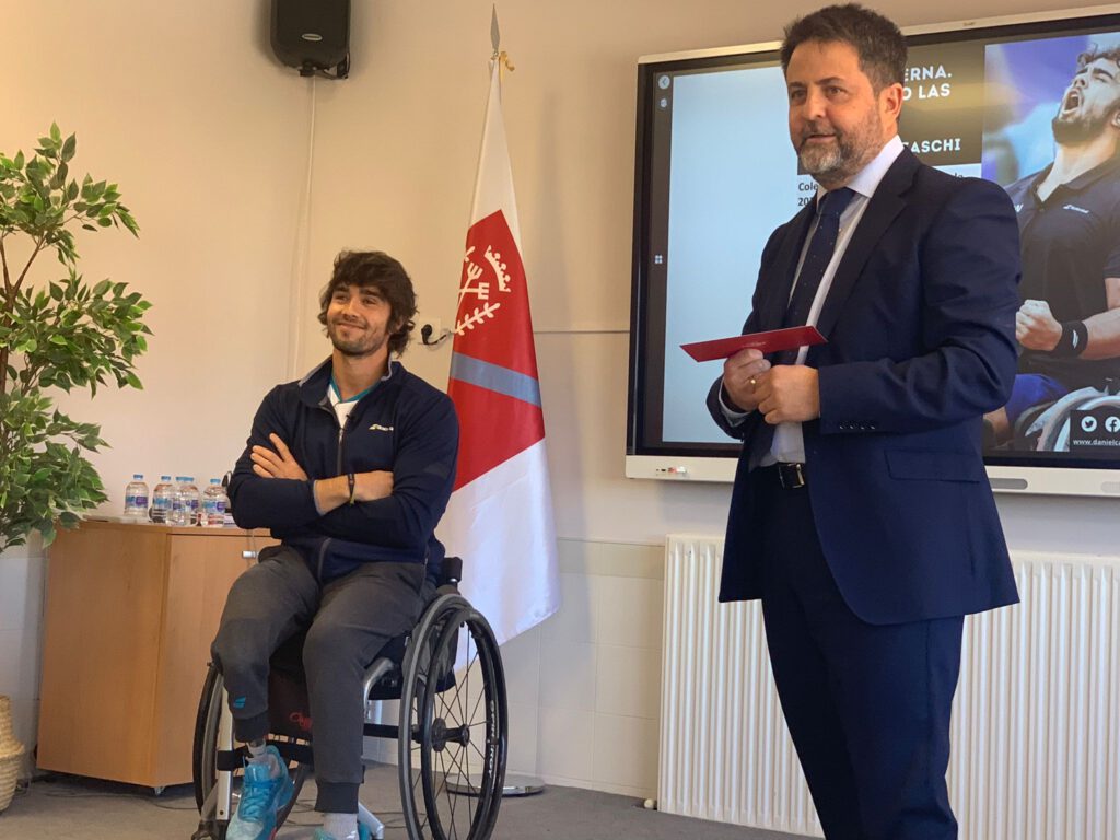 Dani Caverzaschi visita el Colegio Educare Torrevilano de la mano de la FMxD