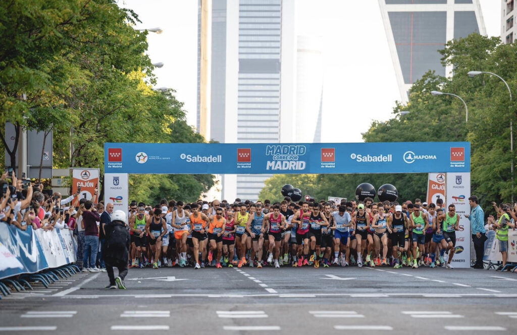 La carrera Madrid corre por Madrid, vuelve a ser un éxito con más de 9000 participantes en su 15ª edición.